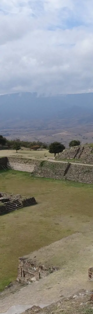 Die Ruinen von Monte Albán